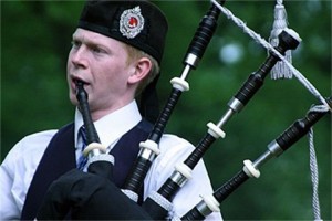 Piper Elliott Smith received Clan Currie's Bill Millin Memorial Scholarship in 2011